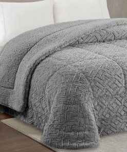 Alternative view of Colcha Artur