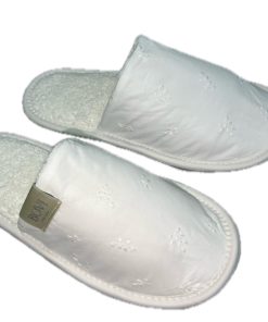 Alternative view of Chinelos Odette